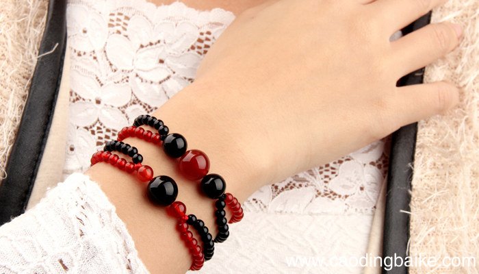 玉和玛瑙的区别在哪里 玉和玛瑙的区别