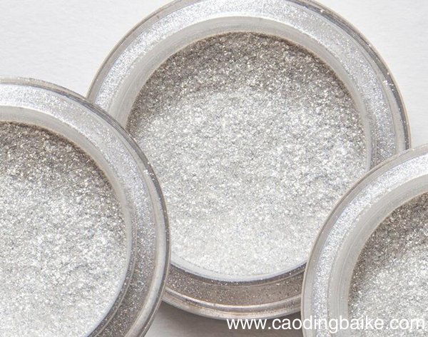 鼻子上黑头多怎么办 去黑头的方法有哪些