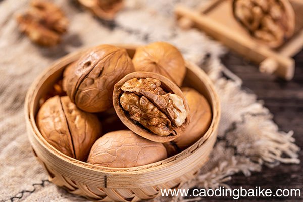 头发干枯毛躁的解决方法头发很干枯毛躁怎么办