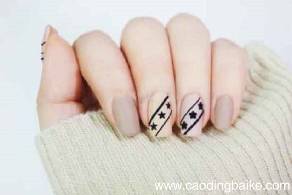 莫兰迪色美甲画法步骤 莫兰迪色系磨砂美甲