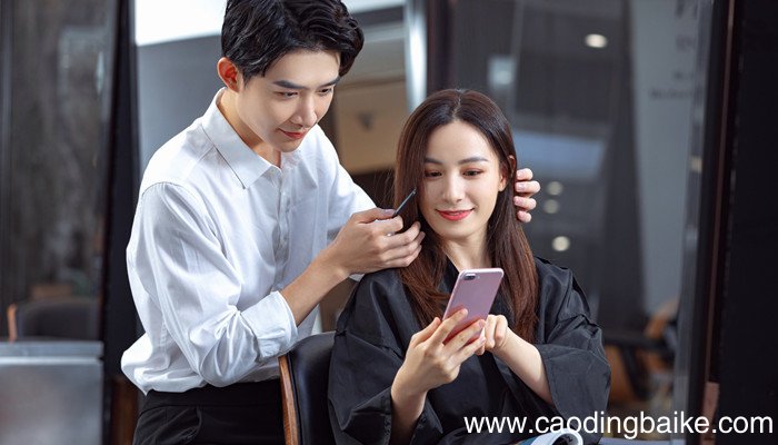 发泥和啫喱膏的区别 发泥和啫喱膏是一样的吗