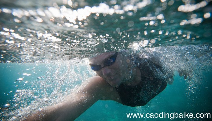 花样游泳用的什么化妆品 游泳不脱妆的化妆品