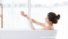 阿道夫精油香沐慕斯怎么用 阿道夫精油香沐慕斯的用法
