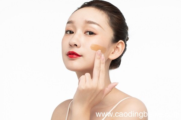 嘻哈妆的画法 嘻哈风妆怎么化