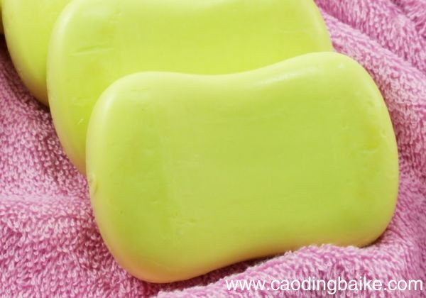 戒指摘不下来怎么办 戴上戒指手肿了