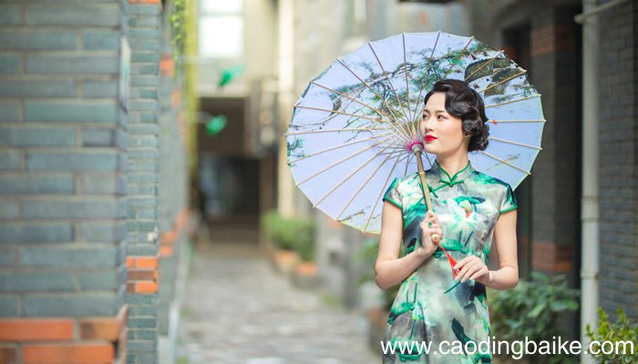 旗袍为什么要开衩 旗袍两边为什么要开叉