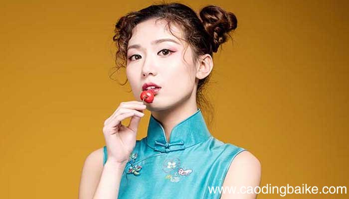 萌系低双丸子头怎么扎萌系低双丸子头的捆扎方法