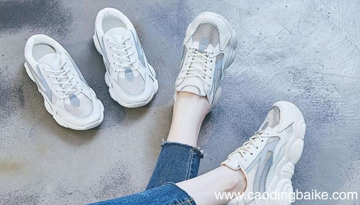 白色老爹鞋女配什么裤子 女士白色的老爹鞋搭配