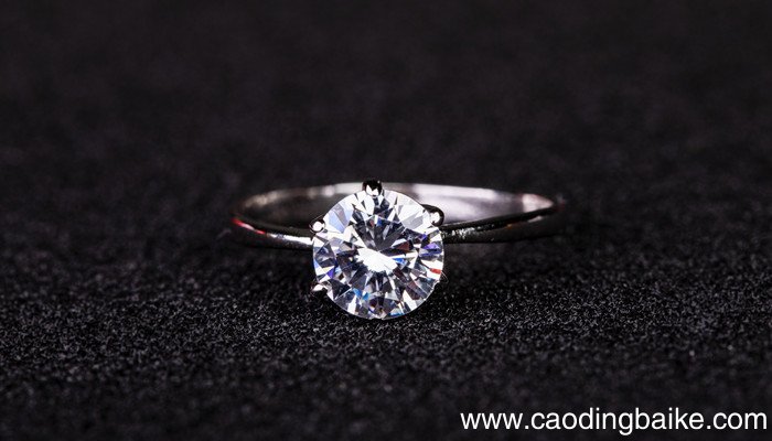 莫桑石和莫桑钻的区别在哪 莫桑石和莫桑钻有区别吗