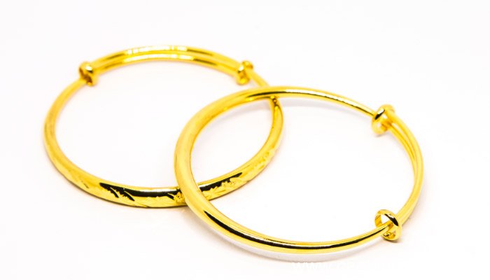 黄金手镯怎样分辨是不是实心黄金手镯如何分辨实心空心