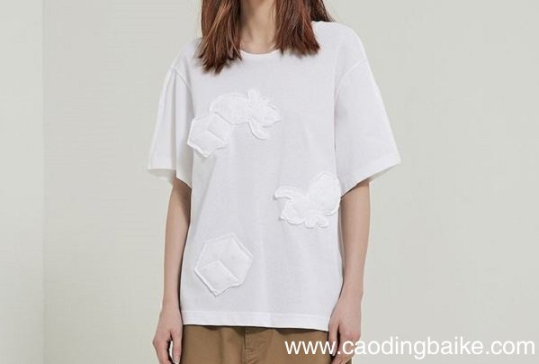 红裤子配什么颜色上衣 红裤子搭配什么上衣 搜狗