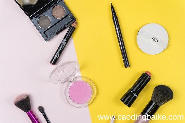 塌鼻子要怎么化妆 塌鼻子化妆教程