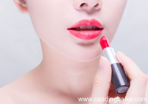 干性肌肤适合什么类型的化妆品干性肌肤如何挑选化妆品