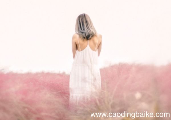 夏季背心裙怎么搭配 夏季背心裙简单搭配