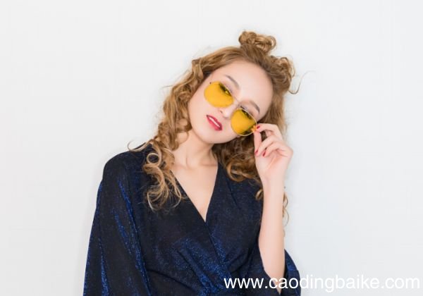 方脸适合哪种墨镜 如何根据脸型挑选墨镜