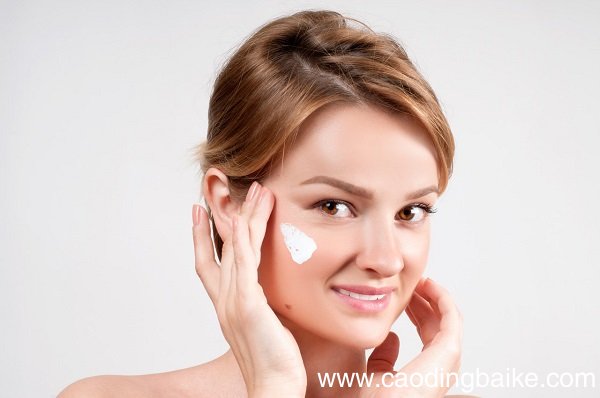 润肤霜的正确使用方法 润肤霜如何正确使用