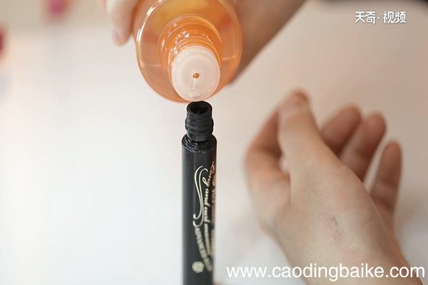 睫毛膏干了怎么办