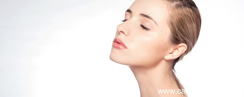 如何用白葡萄酒制作爽肤水 白葡萄酒制作爽肤水的好处