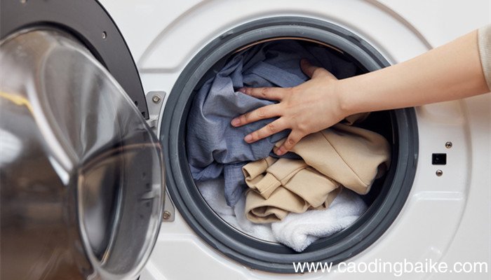 染发膏在衣服上怎么洗掉 染发膏染衣服上怎么才能洗掉