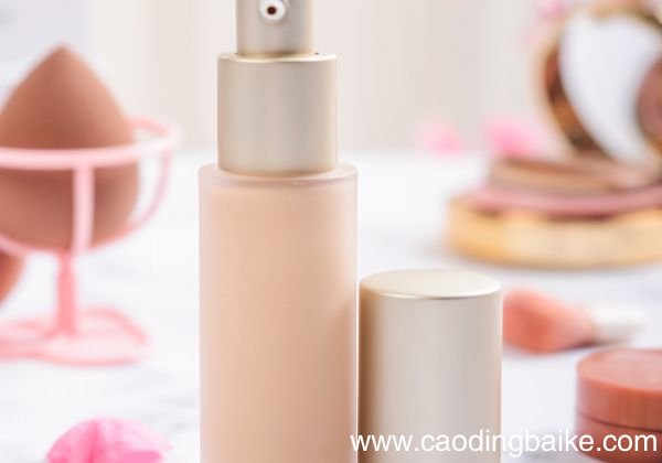 粉底液对皮肤会不会有伤害粉底液的危害