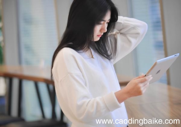 橘红色配什么颜色好看 橘红色适合配哪种颜色