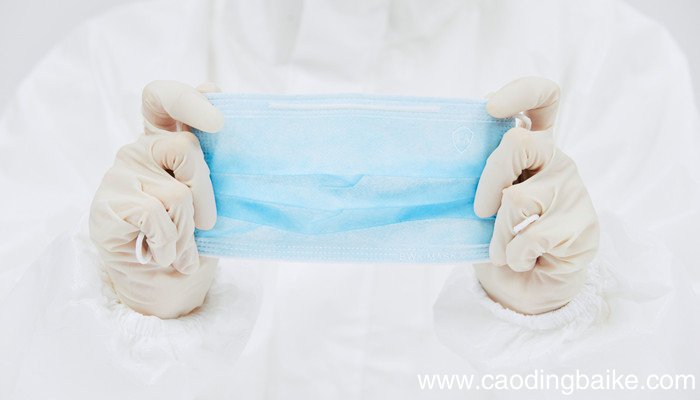 防护服里面自己穿什么衣服 穿防护服需要注意什么