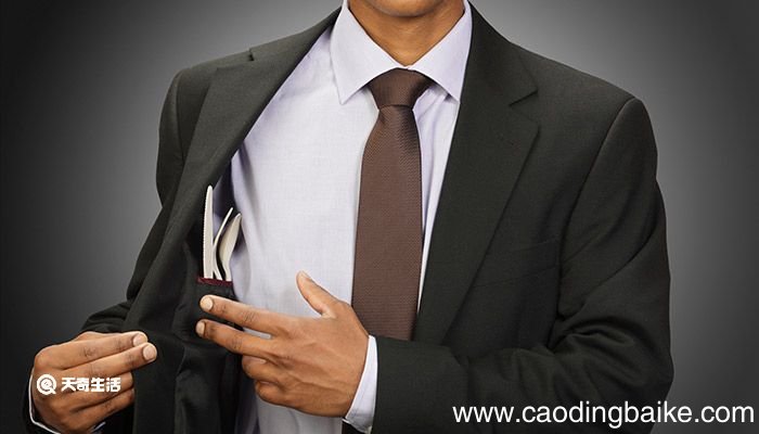 西装口袋巾什么场合用 使用西装口袋巾的场合