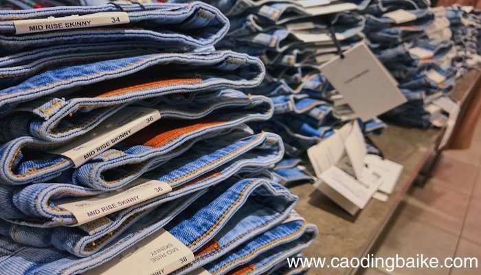 卫衣下面穿什么裤子 卫衣下面穿什么裤子最好看