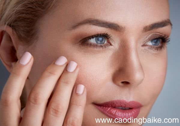 为什么额头反复长闭口 反复长闭口的原因