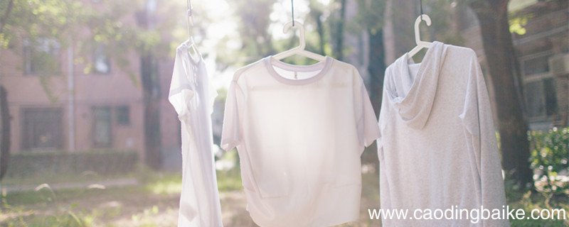 白T恤领口变绿是什么原因 白T恤变绿是为什么