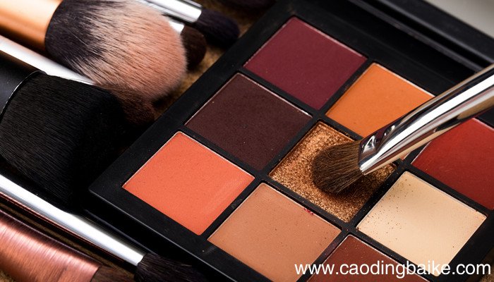 眼影放了三年还能用吗 眼影放了两年了还能用吗