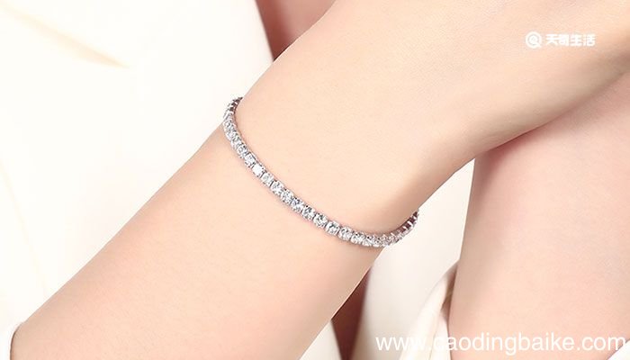 女生手链戴哪只手 女生手链戴一般是戴哪只手