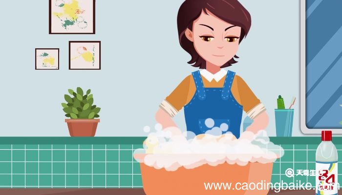 牛仔裤第一次怎么洗不褪色 深色牛仔裤第一次怎么洗防止褪色