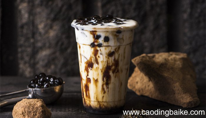 卡其色和奶茶色有什么区别 奶茶色和卡其色哪个好看