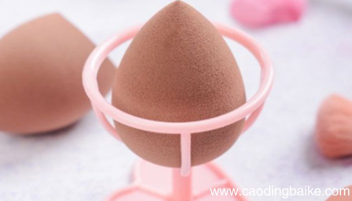 粉底刷和美妆蛋哪一个好上妆粉底刷和美妆蛋哪一个上妆容易