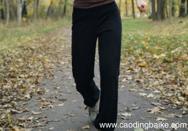 绿色配什么颜色好看 绿色适合搭配什么颜色