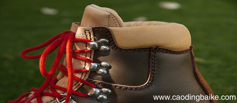 马丁靴鞋带尾部系法 马丁靴鞋带尾部怎么系