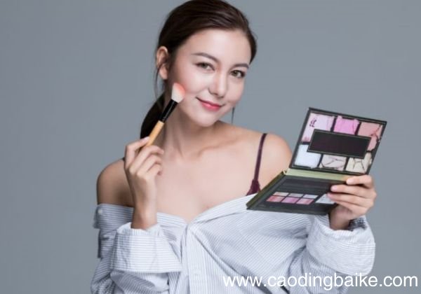 腮红怎么打 腮红打法有哪些