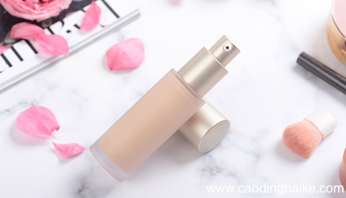 粉底氧化了是什么样的 粉底氧化了的样子