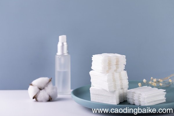假睫毛不卸可以睡觉吗 假睫毛要怎么卸下来