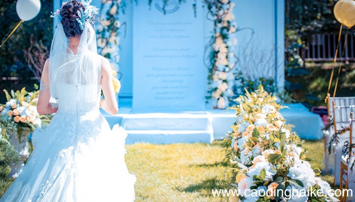 花嫁和婚纱有区别吗 花嫁和婚纱有什么区别