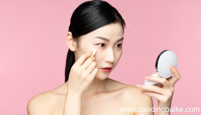 粉底液和隔离霜的区别 粉底液和隔离霜的区别是什么