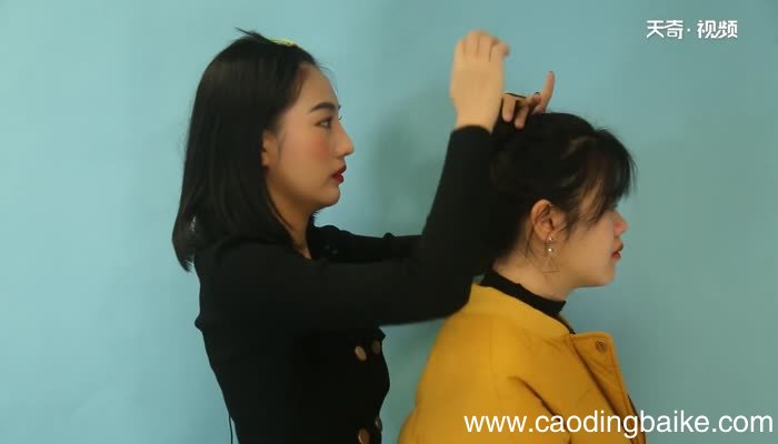 丸子头怎么扎 丸子头的扎法