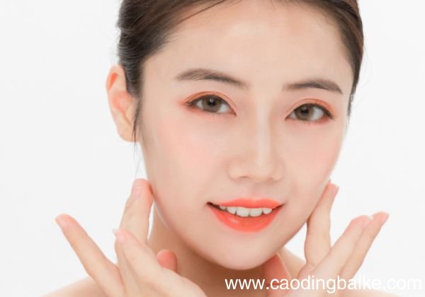 圆脸适合哪种眉型圆脸如何选择眉型