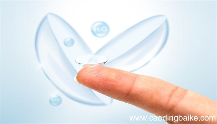 隐形眼镜可以用什么代替护理液浸泡 隐形眼镜还可以用什么浸泡