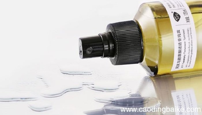 使用纯露后要用爽肤水吗 纯露和爽肤水使用顺序