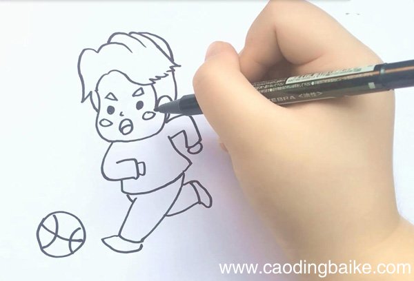 打篮球的小男孩简笔画