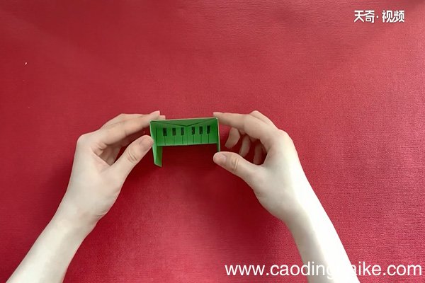 钢琴折纸