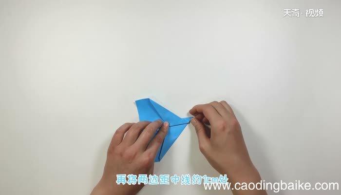 手工折纸飞机飞50米 手工折纸飞机的方法