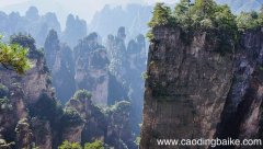 望天门山译文和赏析 望天门山译文